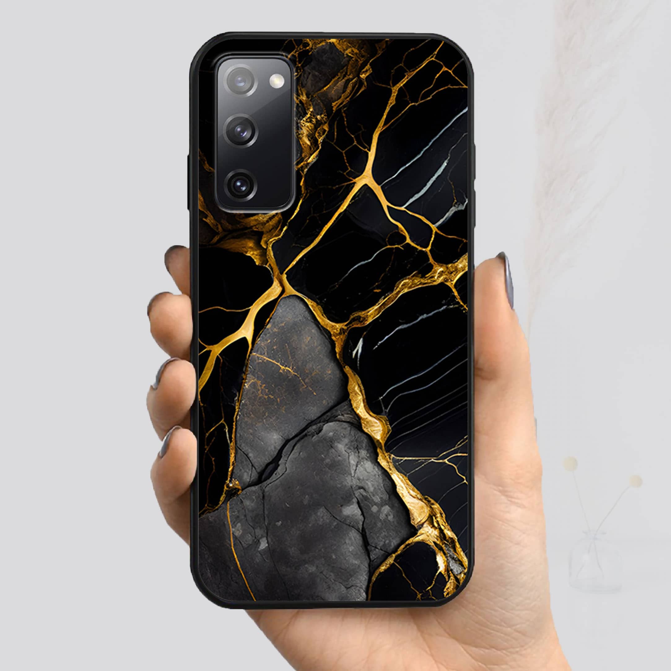 main mockups custom cases_R22_0015_Rectangle 1_0000_897126_adapted_1440x2960